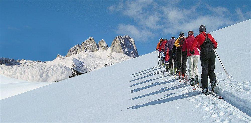 Hotel Dolomites Inn Canazei Exteriör bild